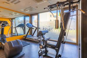 The fitness centre and/or fitness facilities at Appart’City Confort Rennes – Cesson Sévigné