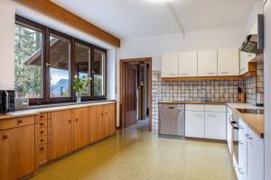 Una cocina o kitchenette en Villa Pinie Apt 1