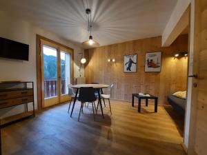 Sjónvarps- og/eða afþreyingartæki á Appartement Les 3 cols Morzine, 2 pièces, 2 personnes