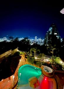 The swimming pool at or close to Serenity Suites Casa Boutique