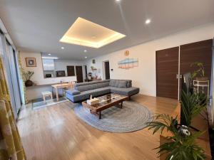 Prostor za sedenje u objektu Resort Villa 海結-umiyui-