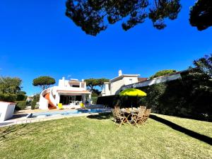 Сад в Vilamoura Ocean Villa with Pool by Homing