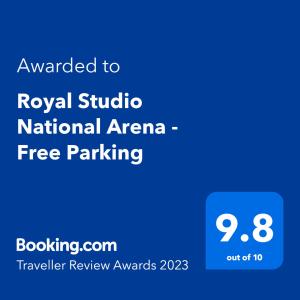 布加勒斯特Royal Studio National Arena - Free Parking的皇家工作室国家体育场的屏幕显示器