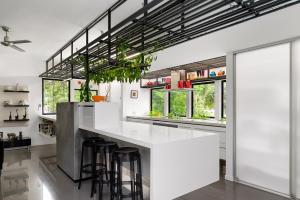 A kitchen or kitchenette at Fairfield Palace