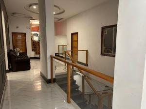 תמונה מהגלריה של Lawrence View Hotel, Lahore בלאהור