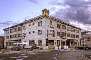 El edificio en el que está el hotel