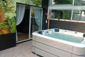 in Noyal-Châtillon-sur-Seich Maison paisible Rennes sud avec jaccuzzi sur réservation की गैलरी इमेज