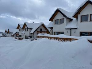 Czorsztyn View Apartamenty om vinteren