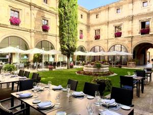 Restoran ili drugo mesto za obedovanje u objektu Hotel Real Colegiata San Isidoro