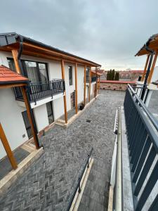 Un balcón o terraza en H11 ROOMS ESZTERGOM