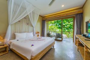 Lahana Resort Phu Quoc & Spa房間的床