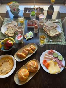 Makanan di atau berdekatan hotel