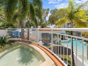 Piscina a Alassio Beachfront Apartments Palm Cove o a prop