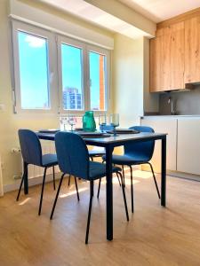 Kuchyň nebo kuchyňský kout v ubytování SUITE PLAYA GIJON CENTRO, apartamento nuevo, 5 huéspedes VUT-3622-AS