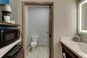 O baie la Holiday Inn Express Kenner - New Orleans Airport, an IHG Hotel