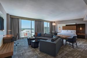 Area tempat duduk di The Westin Irving Convention Center at Las Colinas