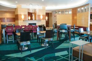 Zona d'estar a SpringHill Suites by Marriott Colorado Springs South