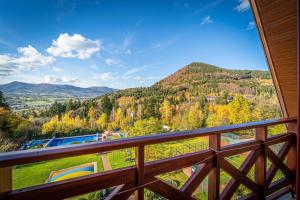 una vista dal balcone di una casa di Hotel Sluníčko a Ostravice