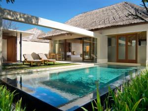 Басейн в или близо до The Bale Nusa Dua by LifestyleRetreats