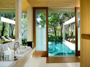 Басейн в или близо до The Bale Nusa Dua by LifestyleRetreats