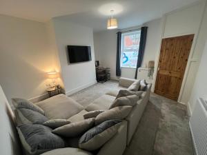 Un lugar para sentarse en Stylish newly renovated home near Manchester City Centre