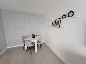 Снимка в галерията на 89 - Apartamenty Siedlce - Nowy apartament przy ul. Rakowieckiej в Седлице