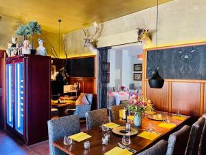 ZU DEN LINDEN - RADEBEUL Pension mit Restaurant पर बैठने की जगह