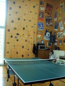 Instalaciones para jugar ping pong en Hotel Sunnegässle o alrededores