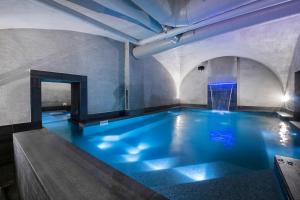 The swimming pool at or close to Hotel 77 Seventy-Seven - Maison D'Art Collection