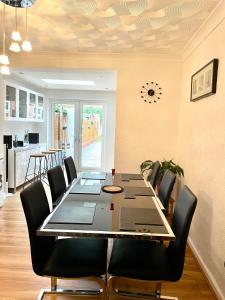 Fotografija v galeriji nastanitve Stunning 1 bedroom and double sofa bed near Train station v mestu Southampton