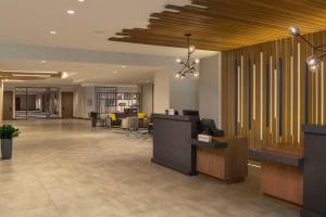 Atlanta Marriott Perimeter Center tesisinde lobi veya resepsiyon alanı