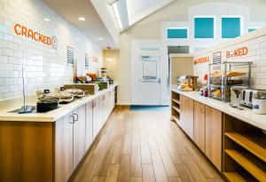 Una cocina o kitchenette en Sonesta ES Suites Flagstaff