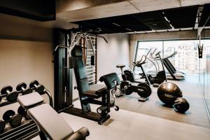 Vienna House by Wyndham Mokotow Warsaw tesisinde fitness merkezi ve/veya fitness olanakları