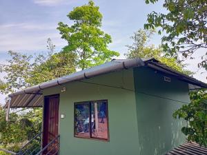 El edificio en el que está la casa de vacaciones