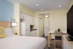 Una cocina o kitchenette en Sonesta ES Suites New Orleans Downtown