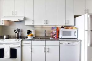 Una cocina o kitchenette en Sonesta ES Suites New Orleans Downtown