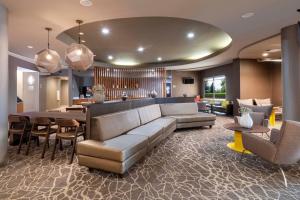 Zona d'estar a SpringHill Suites by Marriott Colorado Springs South