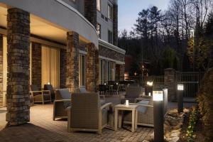 Seating area sa Courtyard by Marriott Boone