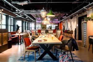 Zona d'estar a Moxy The Hague