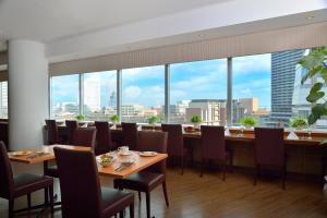 Restorāns vai citas vietas, kur ieturēt maltīti, naktsmītnē Yokohama Sakuragicho Washington Hotel