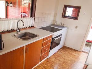 Kitchen o kitchenette sa Holiday Home Star - 100m from the sea in SE Jutland by Interhome