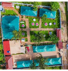 Kolam renang di atau di dekat Lovely Garden Guest Home