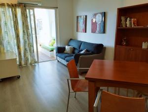 Spacious apartment in Roses 60 m² shared pool 휴식 공간