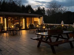 Patio o iba pang outdoor area sa Posada La Vieja Escuela