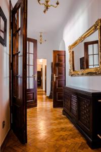 Gallery image ng HALBY Luxury Rooms Chmielna 73B sa Warsaw