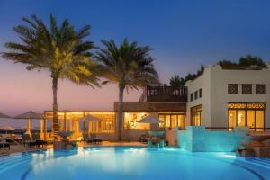 Swimming pool sa o malapit sa Ajman Saray, a Luxury Collection Resort, Ajman