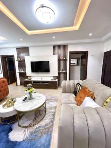 Televisi dan/atau pusat hiburan di Bee-City Homes