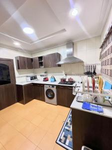 Dapur atau dapur kecil di Bee-City Homes