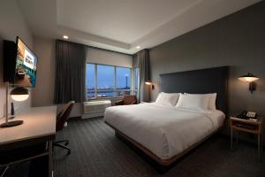 Katil atau katil-katil dalam bilik di Courtyard by Marriott Houston Kemah