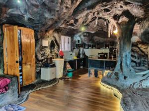 Madikeri şehrindeki Rai’s Coorg Cave House tesisine ait fotoğraf galerisinden bir görsel